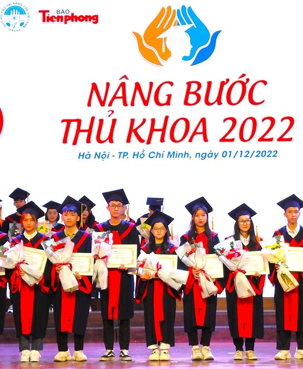 Nâng Bước Thủ Khoa